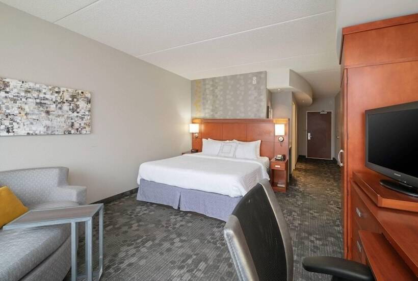 호텔 Courtyard By Marriott Salisbury