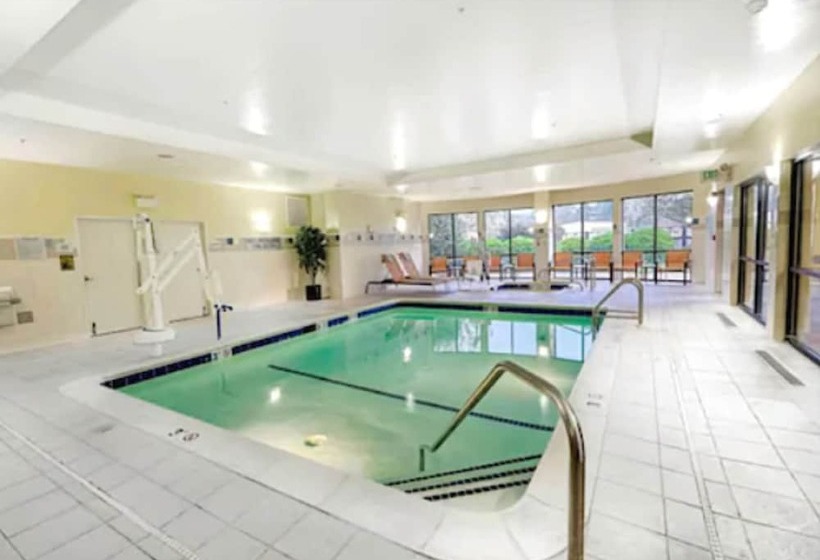 호텔 Courtyard By Marriott Salisbury