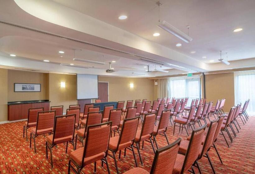 호텔 Courtyard By Marriott Salisbury