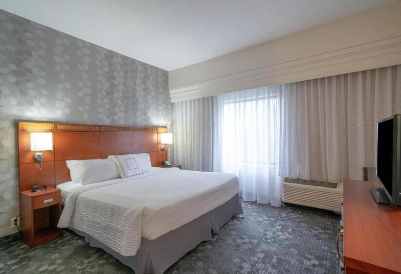 호텔 Courtyard By Marriott Salisbury