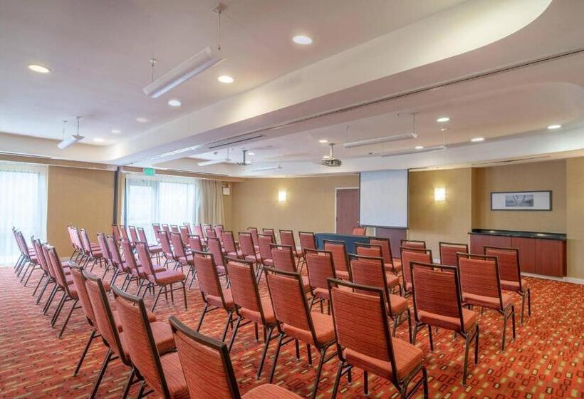 호텔 Courtyard By Marriott Salisbury