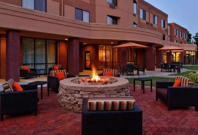 Отель Courtyard By Marriott Knoxville Airport Alcoa