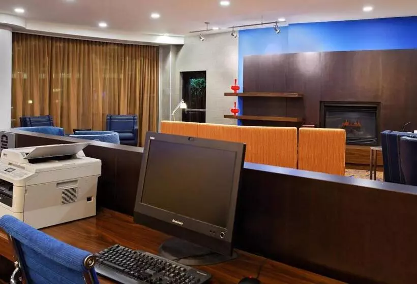 Отель Courtyard By Marriott Knoxville Airport Alcoa