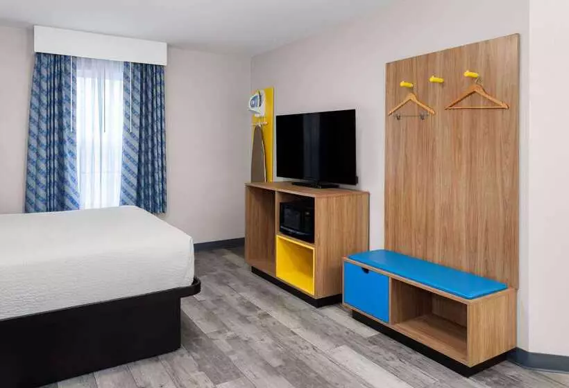 호텔 Days Inn & Suites By Wyndham Sellersburg