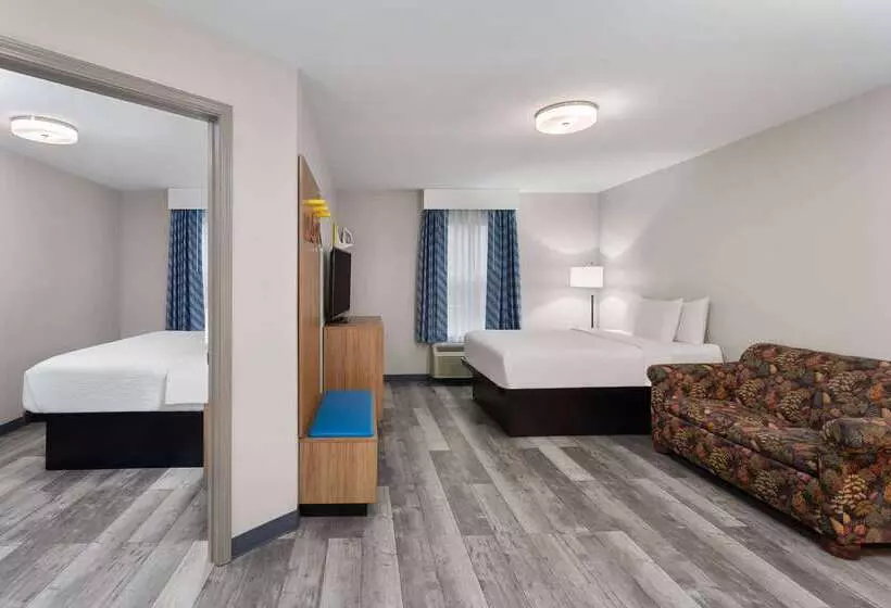 호텔 Days Inn & Suites By Wyndham Sellersburg