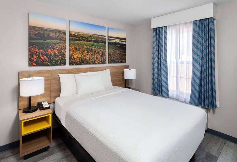 酒店 Days Inn & Suites By Wyndham Sellersburg