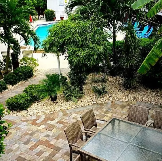 ホテル Dolphin Key Resort  Cape Coral