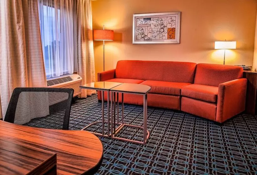 هتل Fairfield Inn & Suites By Marriott Montgomery Airport