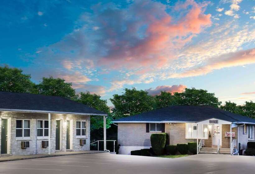 호텔 Knights Inn Pine Grove