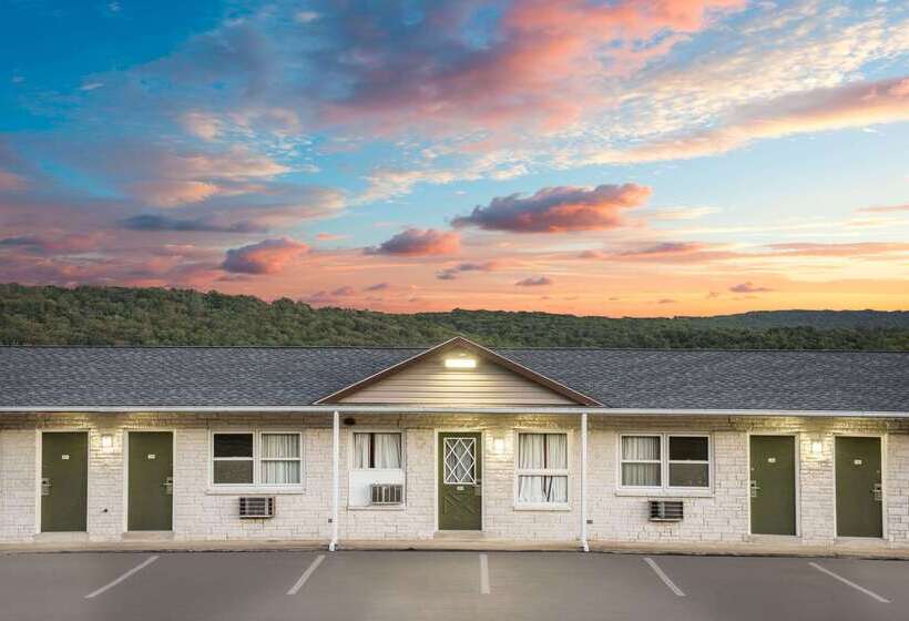 호텔 Knights Inn Pine Grove