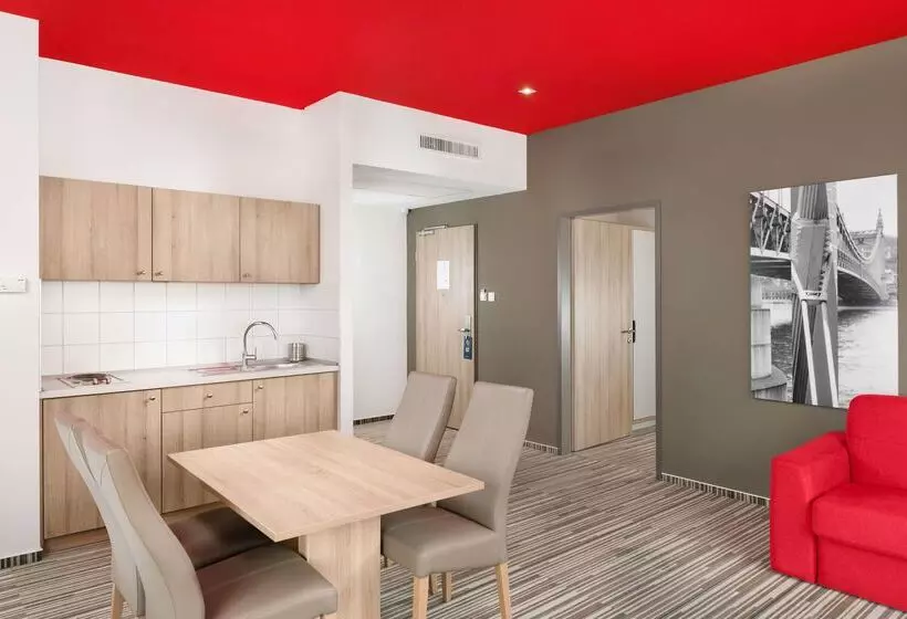 Hotelli Park Inn By Radisson Budapest