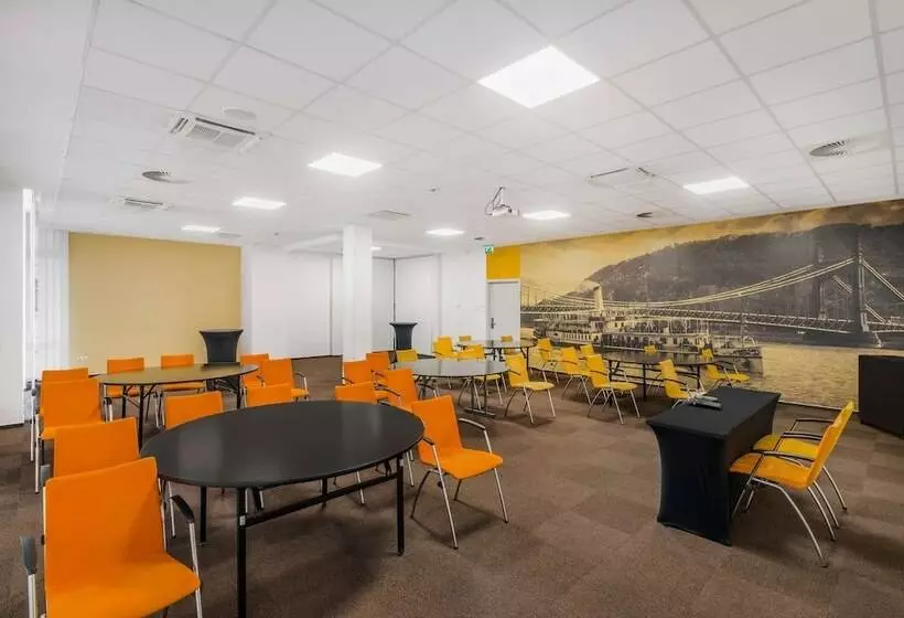 Hotelli Park Inn By Radisson Budapest