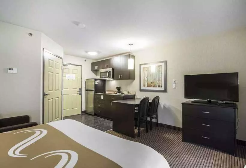 Отель Quality Inn & Suites Thompson