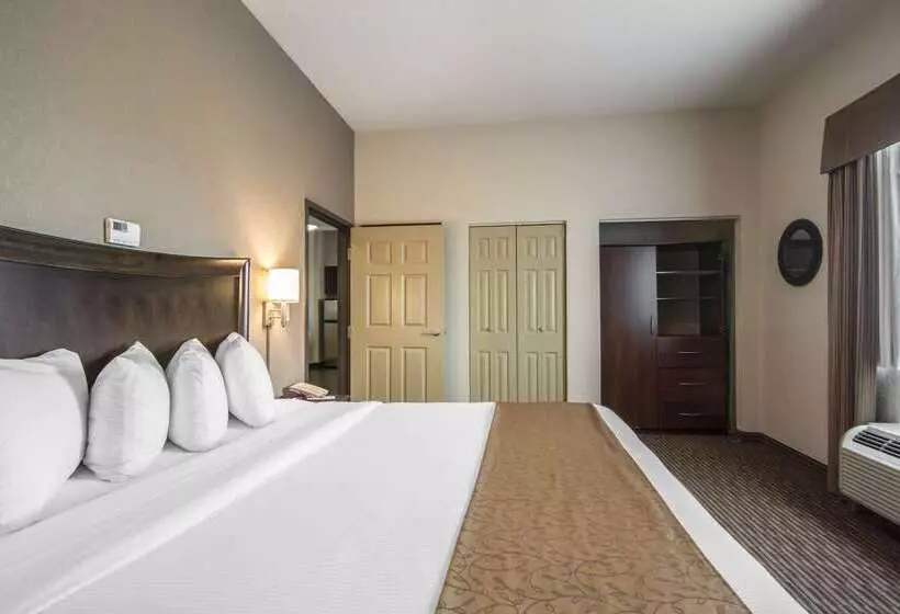 Отель Quality Inn & Suites Thompson