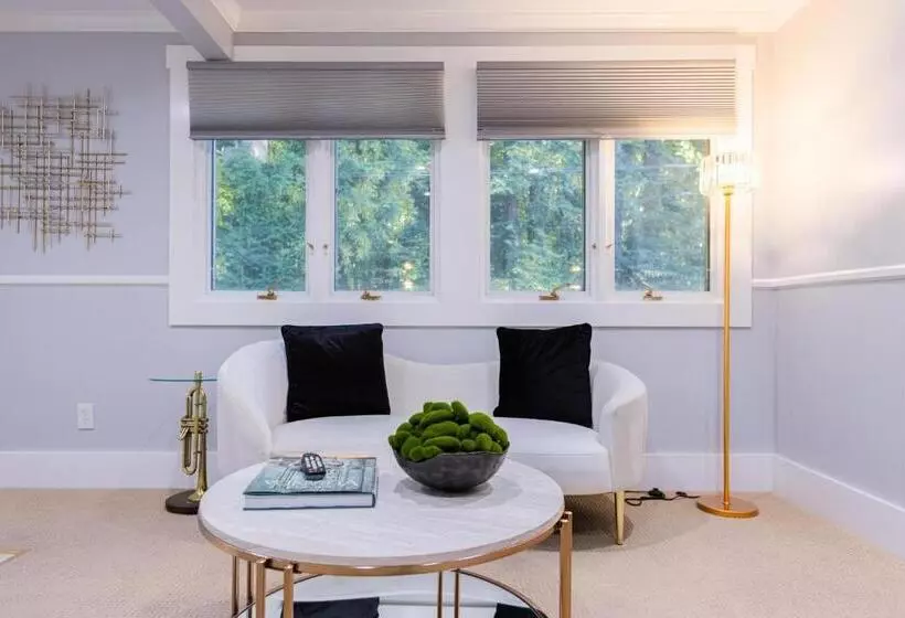 Отель Boho Manor