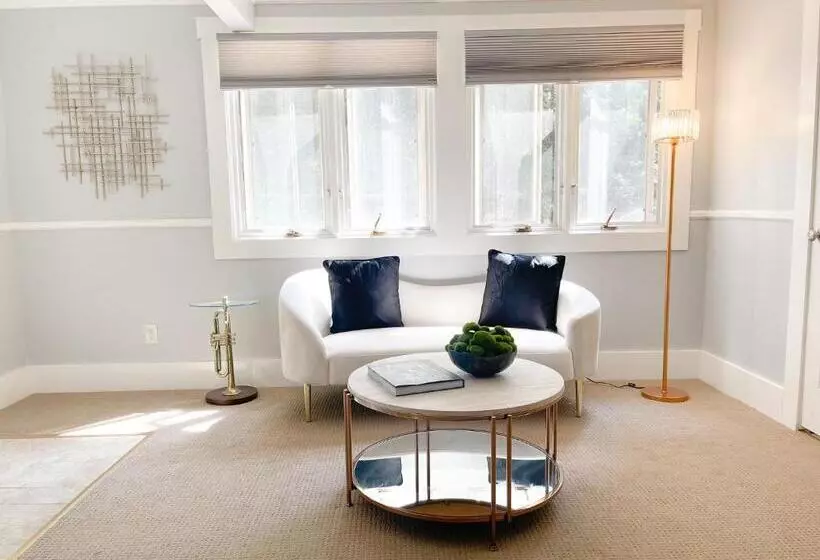 Отель Boho Manor