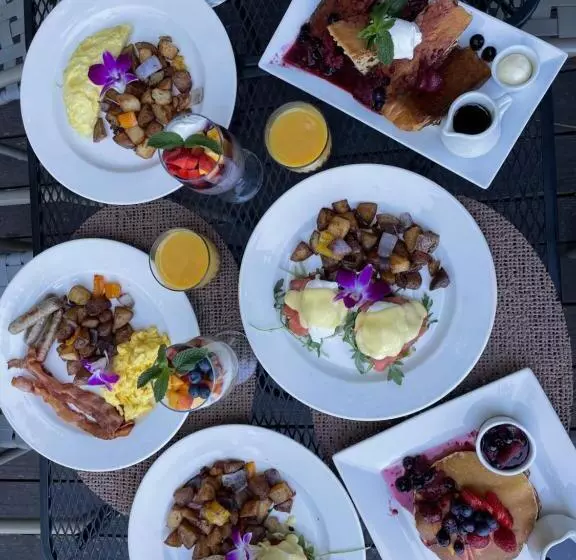 Отель Boho Manor