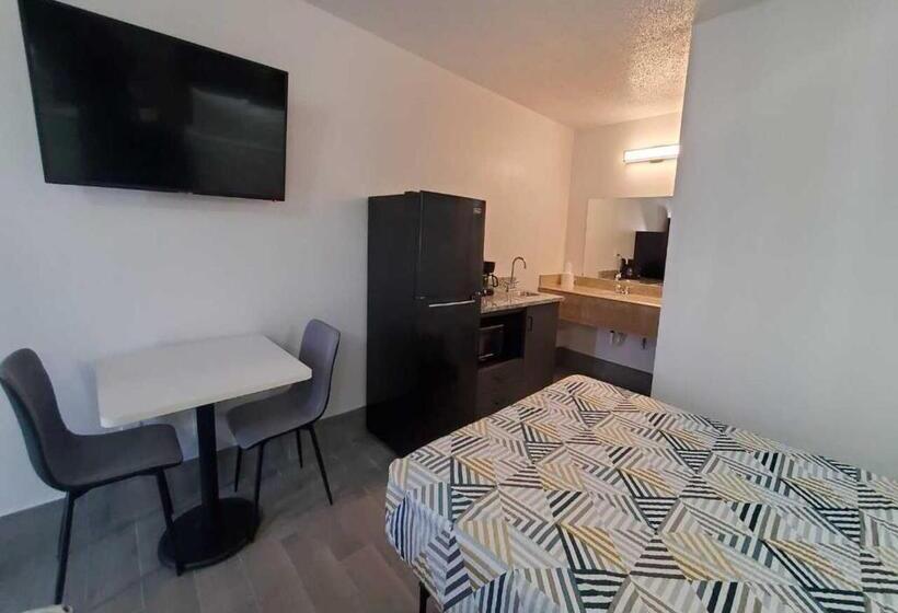 فندق على الطريق Crestview Inn