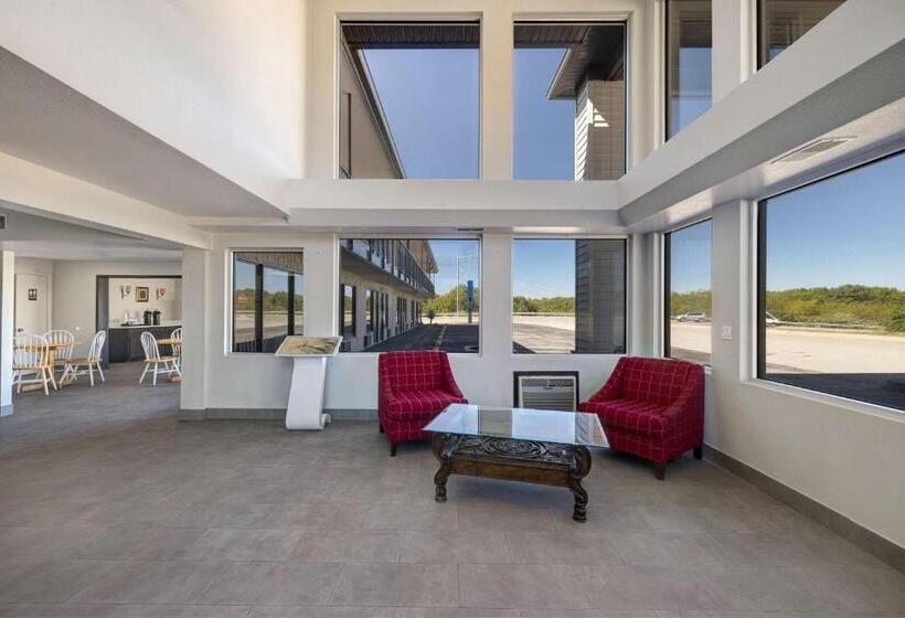 فندق على الطريق Crestview Inn