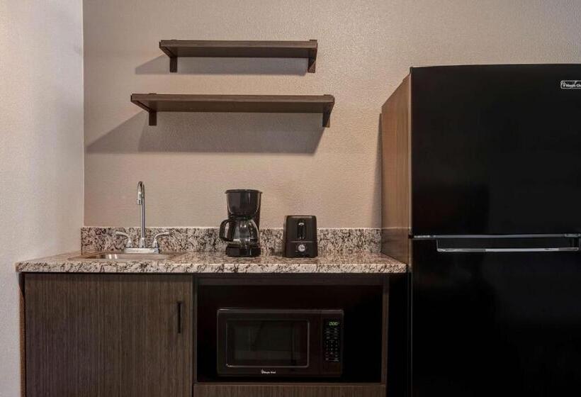 فندق على الطريق Crestview Inn