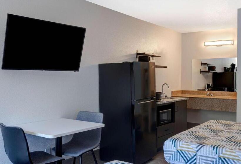 فندق على الطريق Crestview Inn