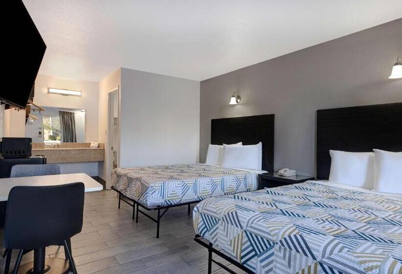 فندق على الطريق Crestview Inn