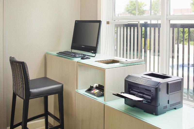 Residence Inn By Marriott Roanoke Airport