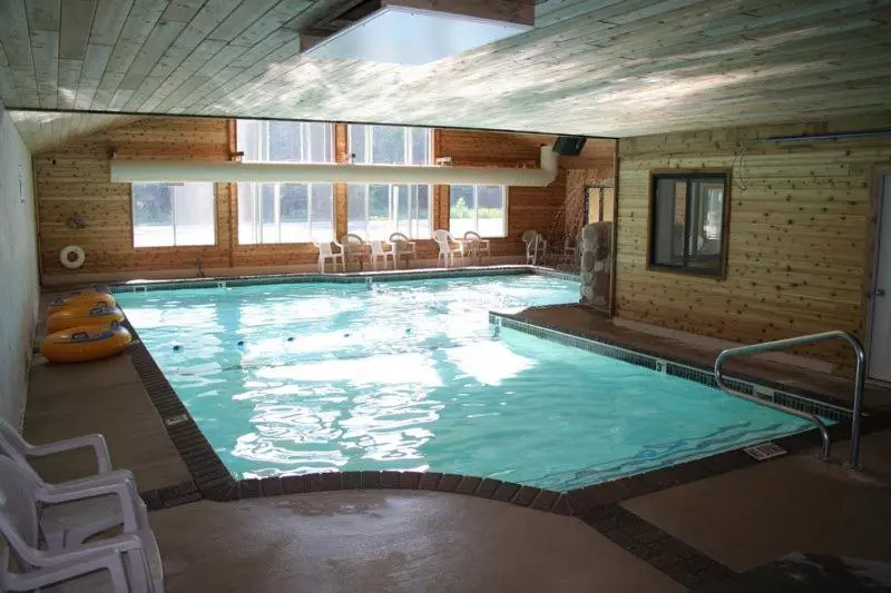 渡假胜地 Mackinaw Beach And Bay Inn & Suites