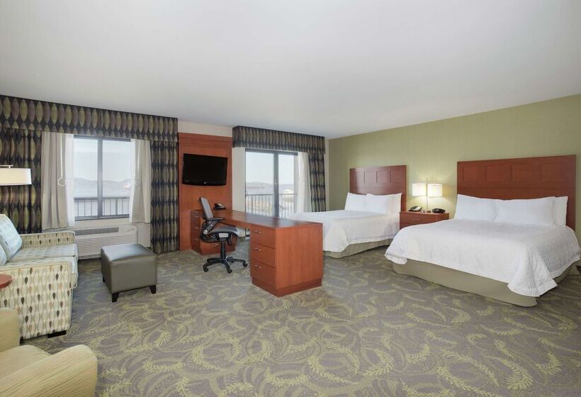 Hampton Inn And Suites Astoria