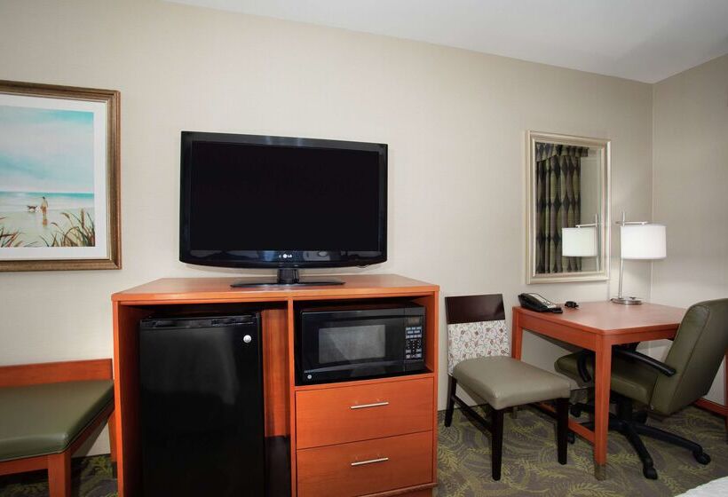 Hampton Inn And Suites Astoria