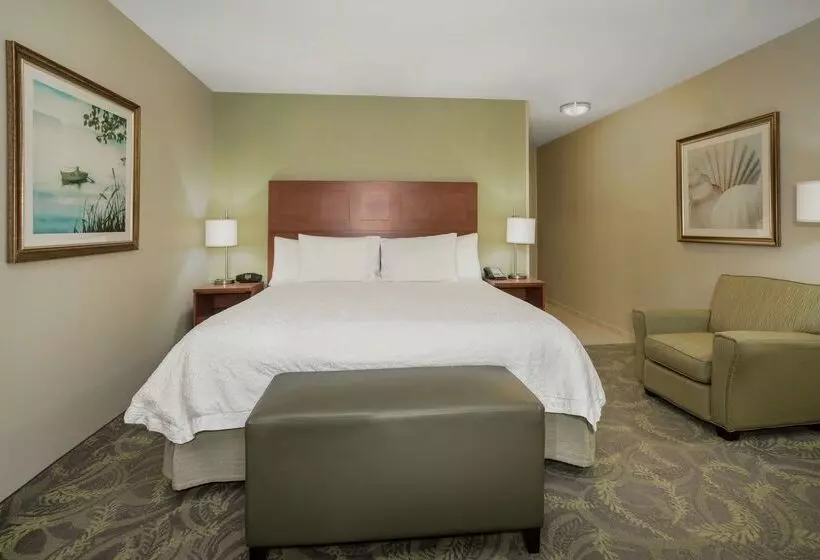 Hampton Inn And Suites Astoria