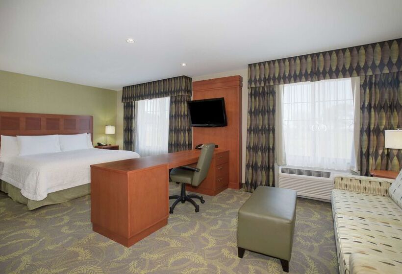 Hampton Inn And Suites Astoria