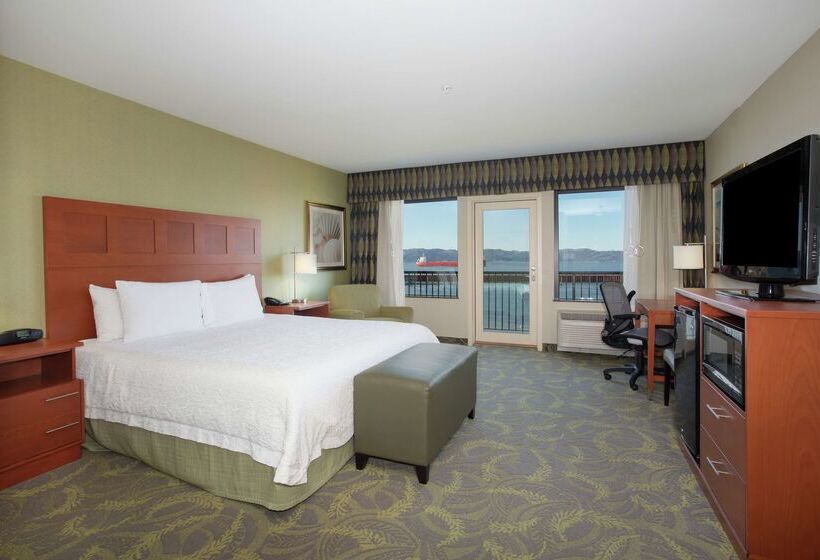 Hampton Inn And Suites Astoria