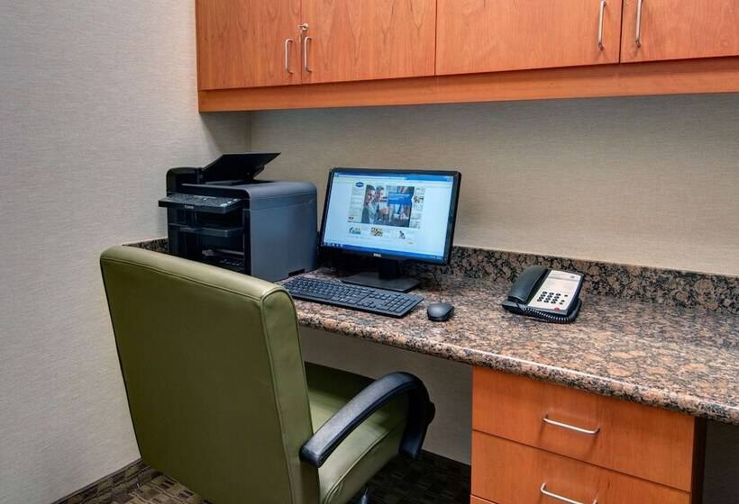 Hampton Inn And Suites Astoria