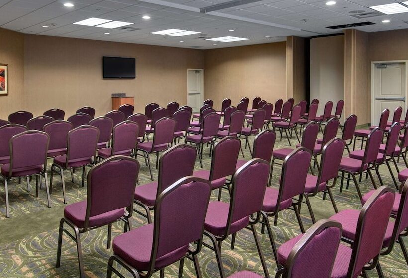 Hampton Inn And Suites Astoria