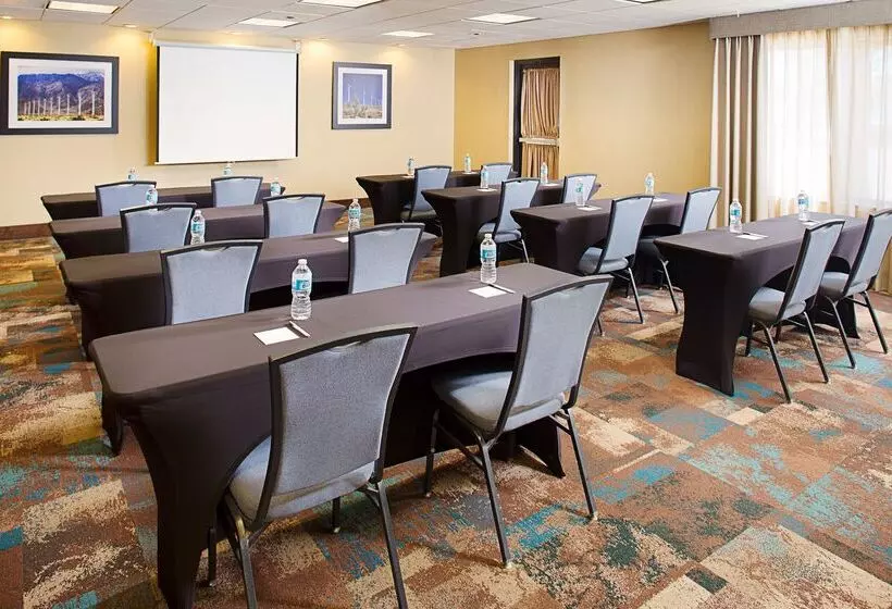 Hampton Inn & Suites Lancaster