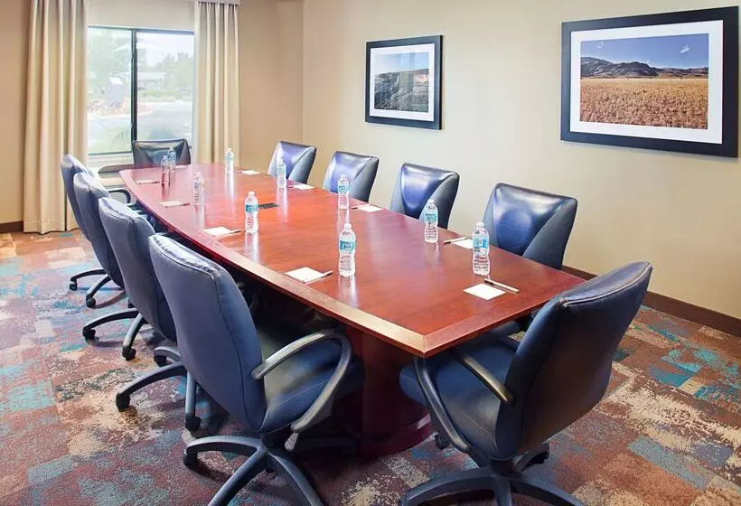 Hampton Inn & Suites Lancaster