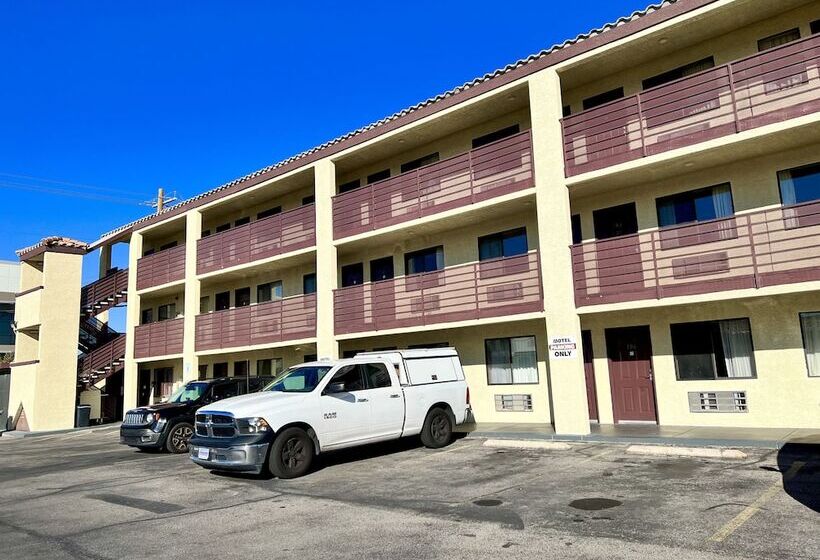 فندق على الطريق Highland Inn Las Vegas