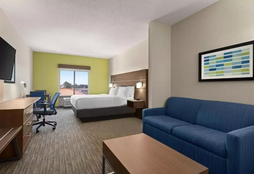 Отель Holiday Inn Express & Suites Akron Regional Airport Area By Ihg