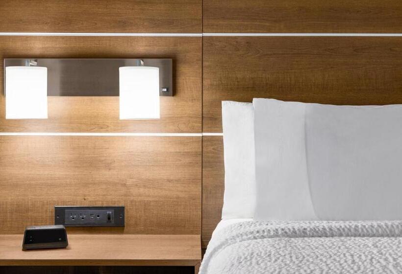 בית מלון כפרי Holiday Inn Express & Suites Akron Regional Airport Area By Ihg