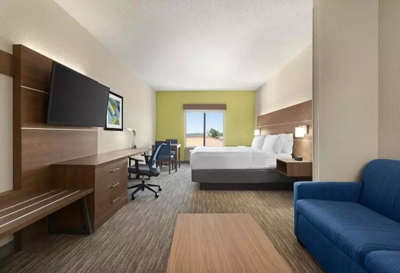 Отель Holiday Inn Express & Suites Akron Regional Airport Area By Ihg
