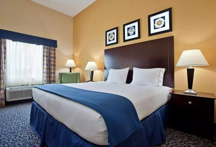 Отель Holiday Inn Express & Suites Akron Regional Airport Area By Ihg