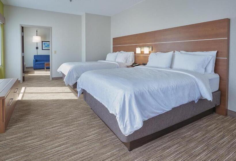 בית מלון כפרי Holiday Inn Express & Suites Akron Regional Airport Area By Ihg