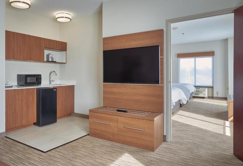 בית מלון כפרי Holiday Inn Express & Suites Akron Regional Airport Area By Ihg