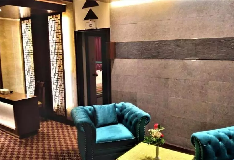 هتل Center Point Apartment