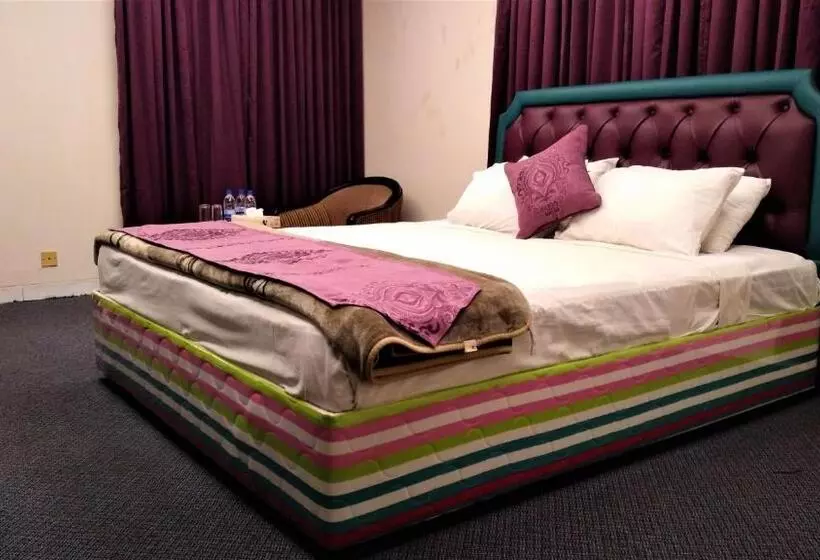 هتل Center Point Apartment