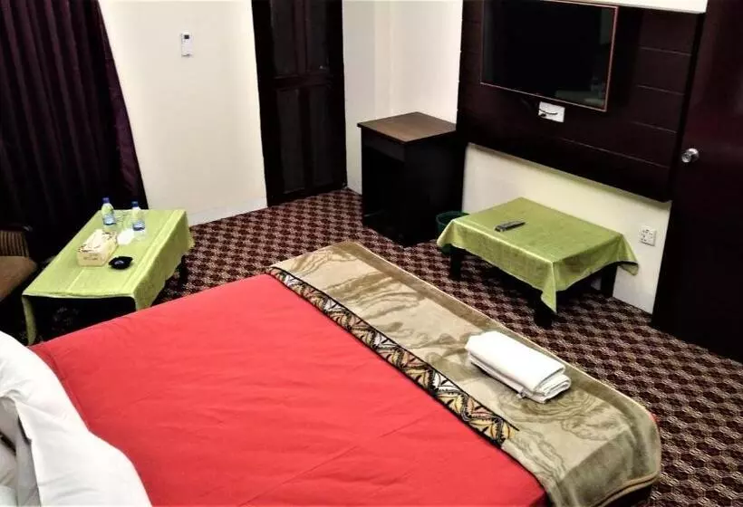 هتل Center Point Apartment