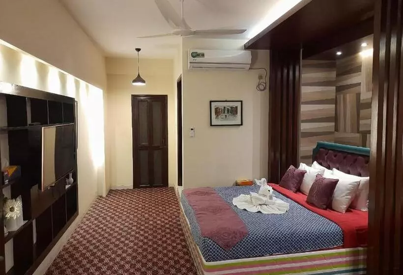 هتل Center Point Apartment