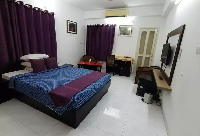هتل Center Point Apartment