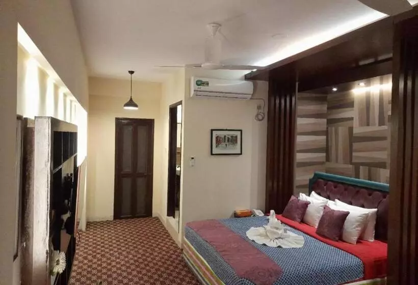 هتل Center Point Apartment